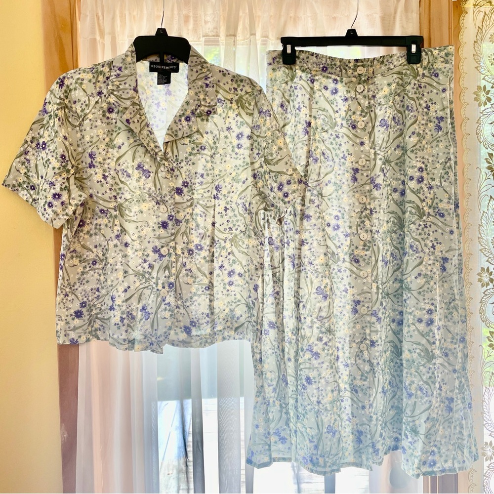 Women’s Floral Print Top and Skirt Set Size Large